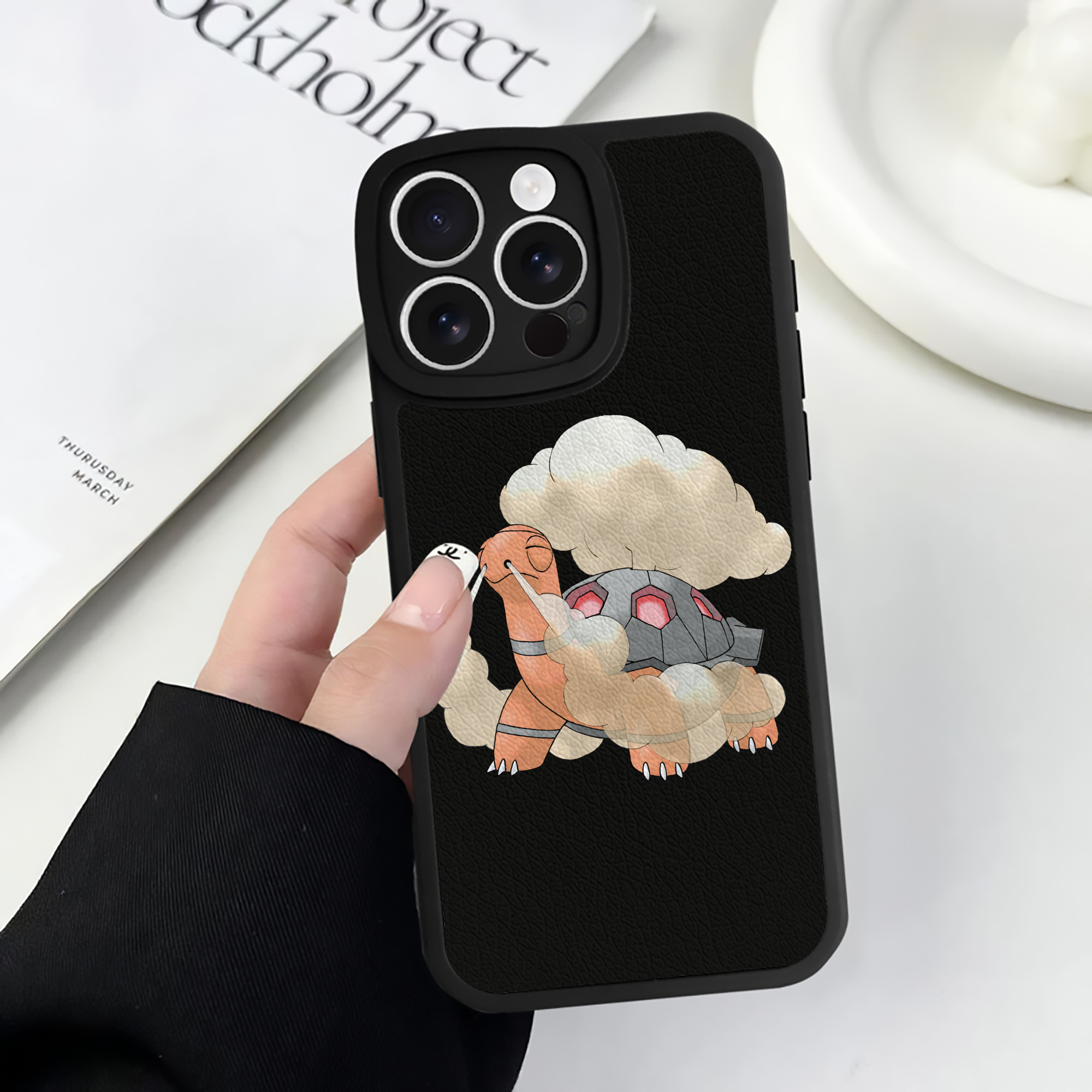 （画像用） ポケットモンスター Pokémon 【iPhone 16シリーズ対応】シリコンスマホケース（レザー調） 材質：シリコン